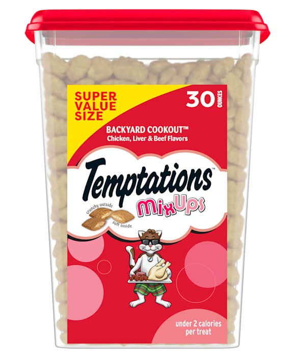 Temptations MixUps Backyard Cookout Flavor Crunchy and Soft Cat Treats, 30 oz.