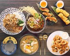 Pii Nong Thai (Yonge)