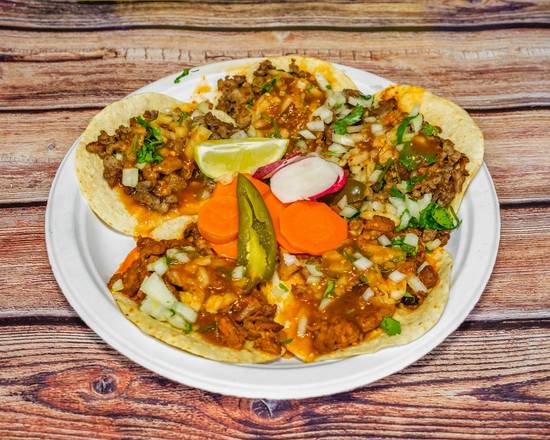 Taco de Lomo Encebollado/ Ribeye with Grilled Onion