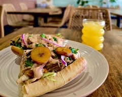 Manioky Cafe (437 Boul. Lacombe)