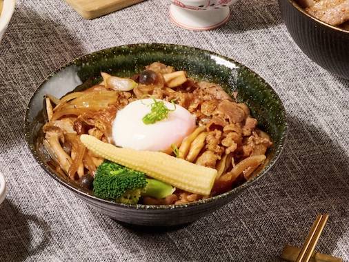 鋤燒雪花牛蓋飯