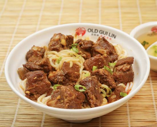 A6 排骨干捞粉 / Pork Ribs Dry Tossed Rice Noodles