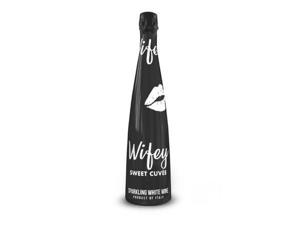 Wifey Sweet Cuvée Sparkling White Wine (750 ml)