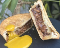 【ワインと紅茶とミートパイ】ロングフェロウズ　【wine, tea & meat pie】Longfellows