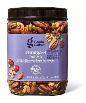 Good & Gather Omega-3 Trail Mix Nuts (28 oz)
