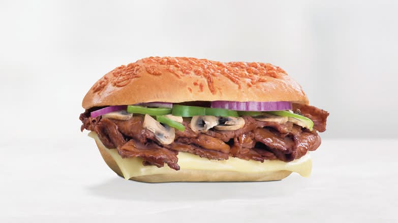 Small Steak & Cheese Sub / Petit sandwich steak et fromage