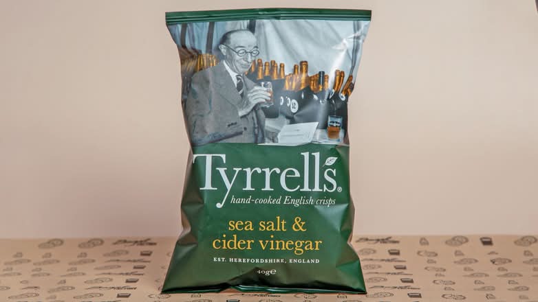 Tyrrells Sea Salted & Cider Vinegar Crisps (40g)