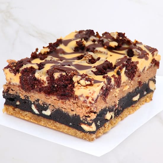 Peanut Butter  & Chocolate Bar - contains nuts