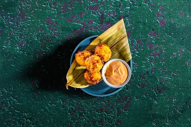 Sweetcorn Fritter Balls with Spicy Mayo (VG)