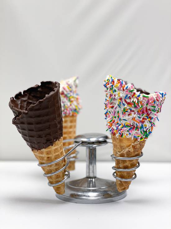 Fresh Baked Dipped/Rolled Waffle Cones