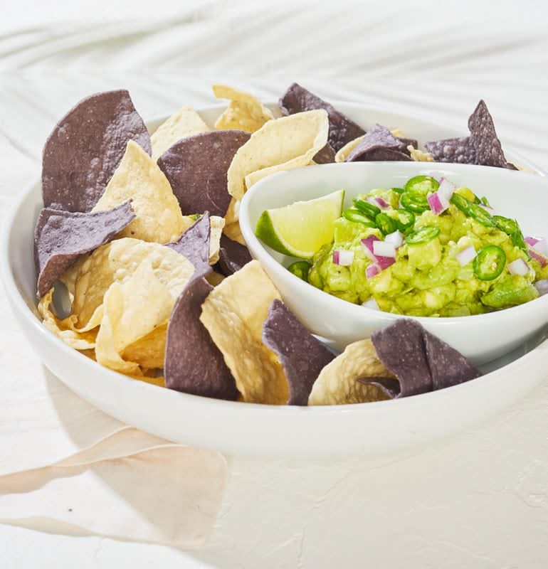 WHITE CORN GUACAMOLE + CHIPS