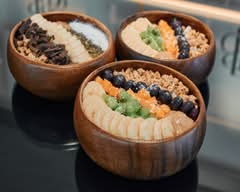 【アサイーボウル＆スムージー】BeB BOWLS&BAR
