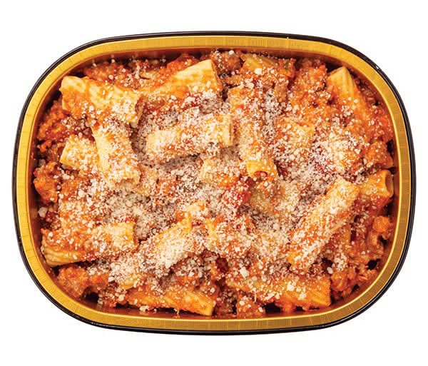 Wegmans Gold Pan Rigatoni Bolognese, Cooked
