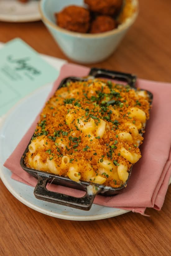 Large Cast Iron Mac & Cheese
