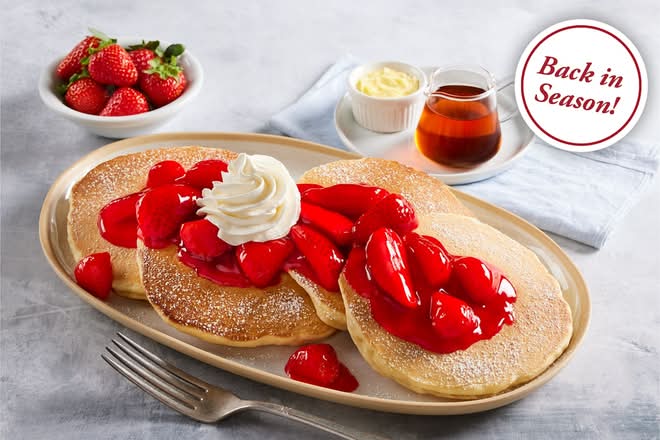 Fresh Strawberry Hotcakes