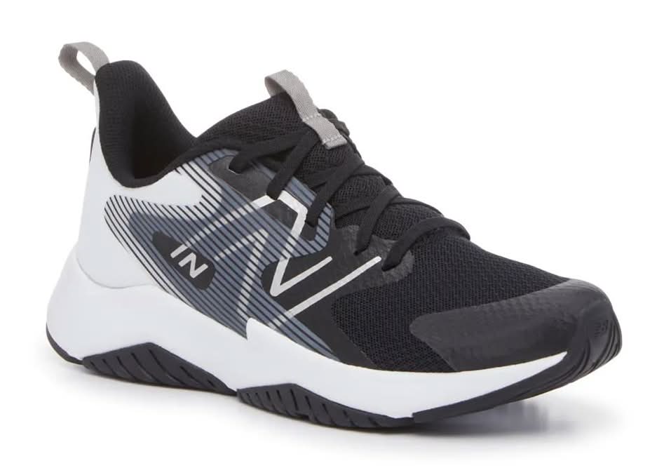 New Balance Rave Run V2 Sneaker - Kids' (Black/White Wide - 4.5 Youth)