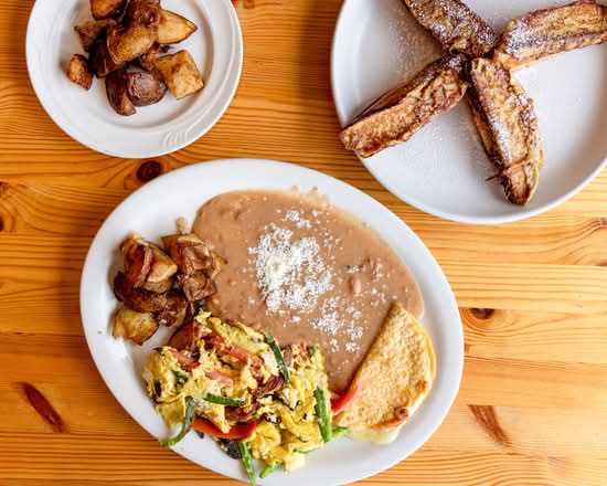 Moles La Tia (East Los Angeles)