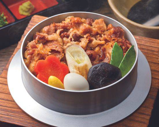 牛すき釜飯 【V544】Sukiyaki Beef Kettle Rice