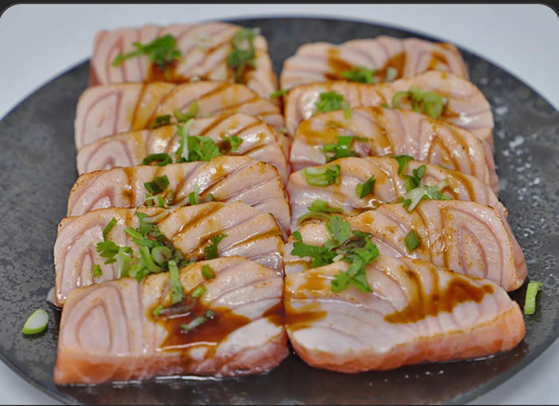 134- Sashimi saumon grillé + Riz vinaigré