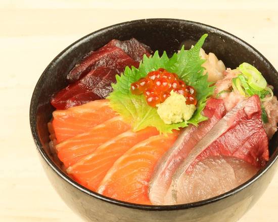 間違いない「彩り5種盛丼」 Cannot Go Wrong with This [Colorful 5 Assortment Rice Bowl]