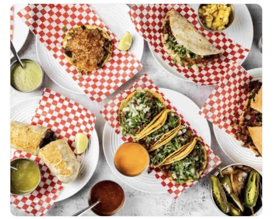 Taqueria El Pastorcito (988 Danforth Ave)