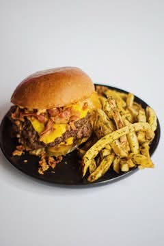 Ramona’s Burger Heredia