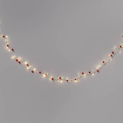 Wondershop Christmas Berry Garland Led Battery Operated String Light, 8' (100 ct)