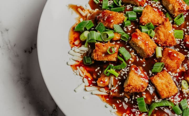 Poutine Poulet Thai Végétalienne / Vegan Thai chicken poutine 🌱