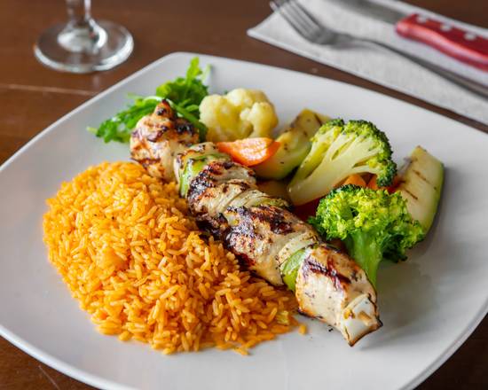 Brochette de poulet grillé