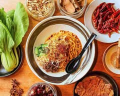 四川坦々麺 赤い鯨 人形町店
