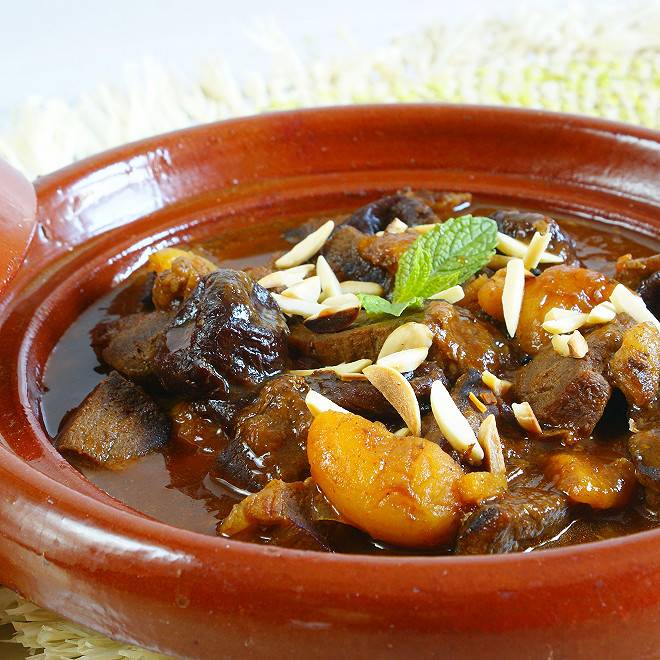 Tajine Veau aux pruneaux et amandes 🐂