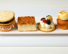 Sachis Cakes and Desserts Lab (3050 Dowlen Rd)
