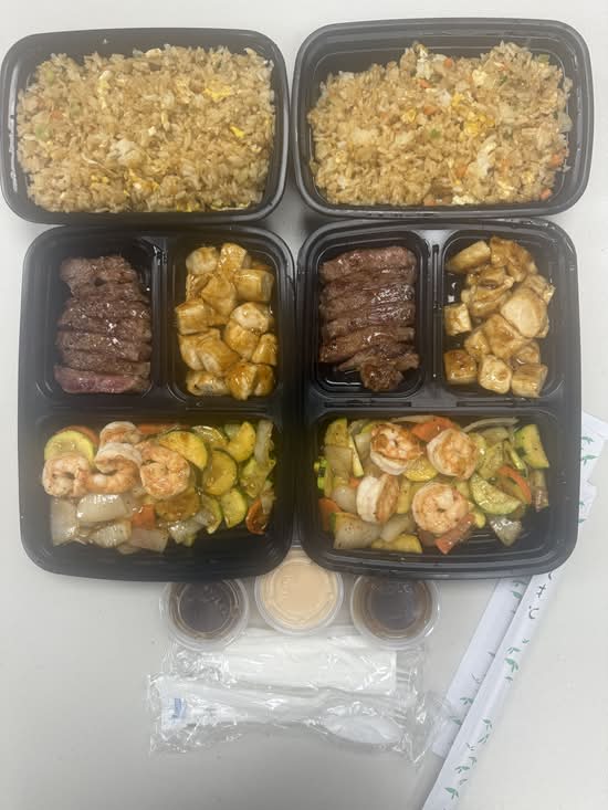 TeppanGo (222 E 10th St, R)