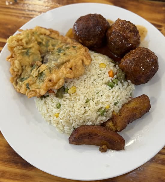 Amanecer Restaurant And Lounge