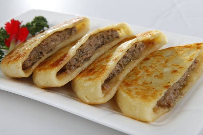 E12. Beef Onion Pancake (2 Pieces)