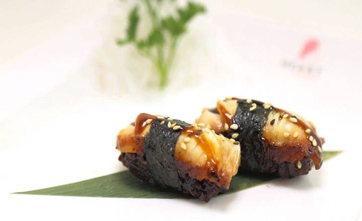 150B brown rice eel sushi