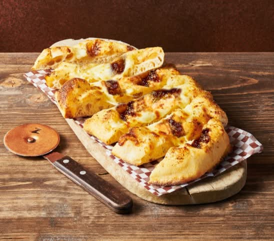 Cheesy Garlic Bread with Balsamic Onions