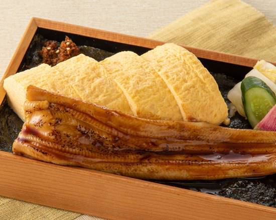 秘伝の出汁と伝統の職人技 活〆煮穴子のだし巻き弁当 Artisanal Broth Omelette & Stewed Conger Eel Bento Box