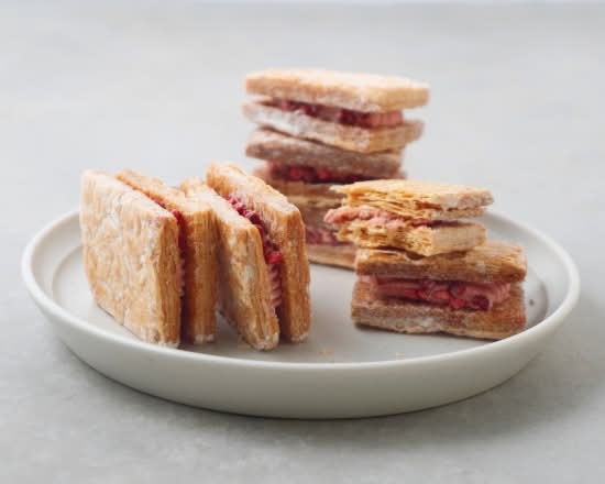 発酵バターパイのクリームサンド　3種のミックスベリー　7個入（成城石井自家製）　J-432