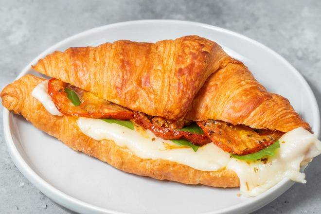 卡布里可頌｜Caprese Croissant