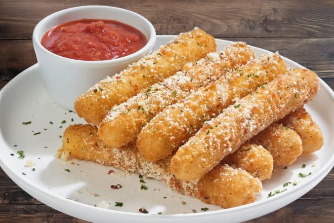 MOZZARELLA STICKS - 8 COUNT