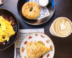 Cafe Feellove St George Blvd (2 W St George Blvd)