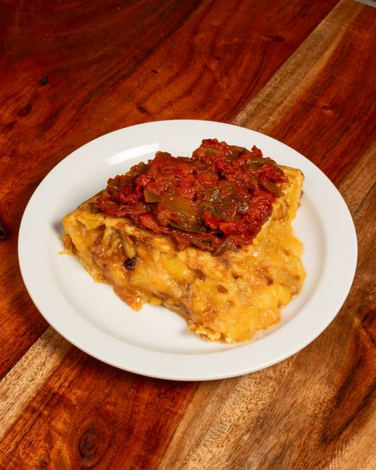 Pincho de Tortilla con Cebolla con Tapa de Pisto