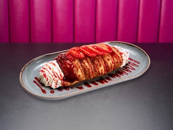 Strawberry Chimney Cake