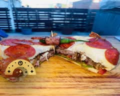 Hamburguesas y alitas la curandera
