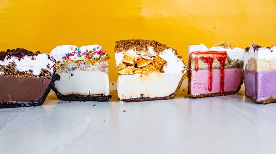 Magpies Softserve (4346 Van Nuys Blvd)