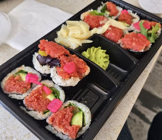 Spicy Tuna Futomaki 12pcs