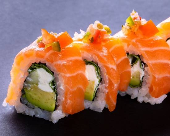 (a009) Veggie Salmon Ceviche Roll