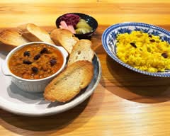南インドテイストが評判なJ-FARMカレー J-FARM Curry