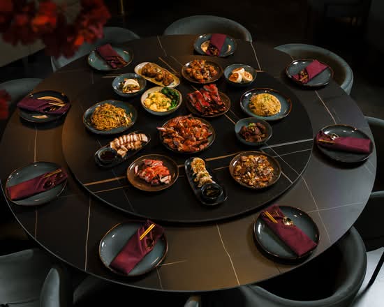 Moon Wok Kitchen & Lounge